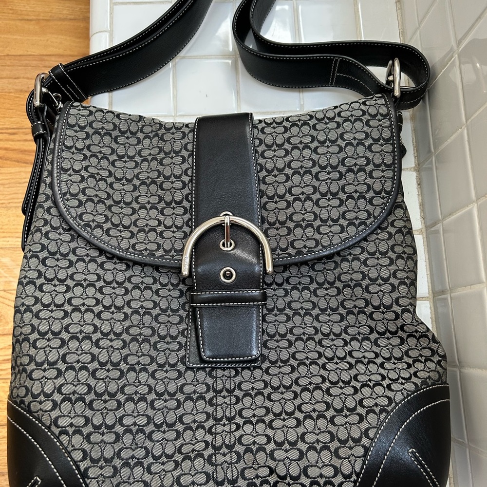 Black and Gray Patterned Shoulder Bag